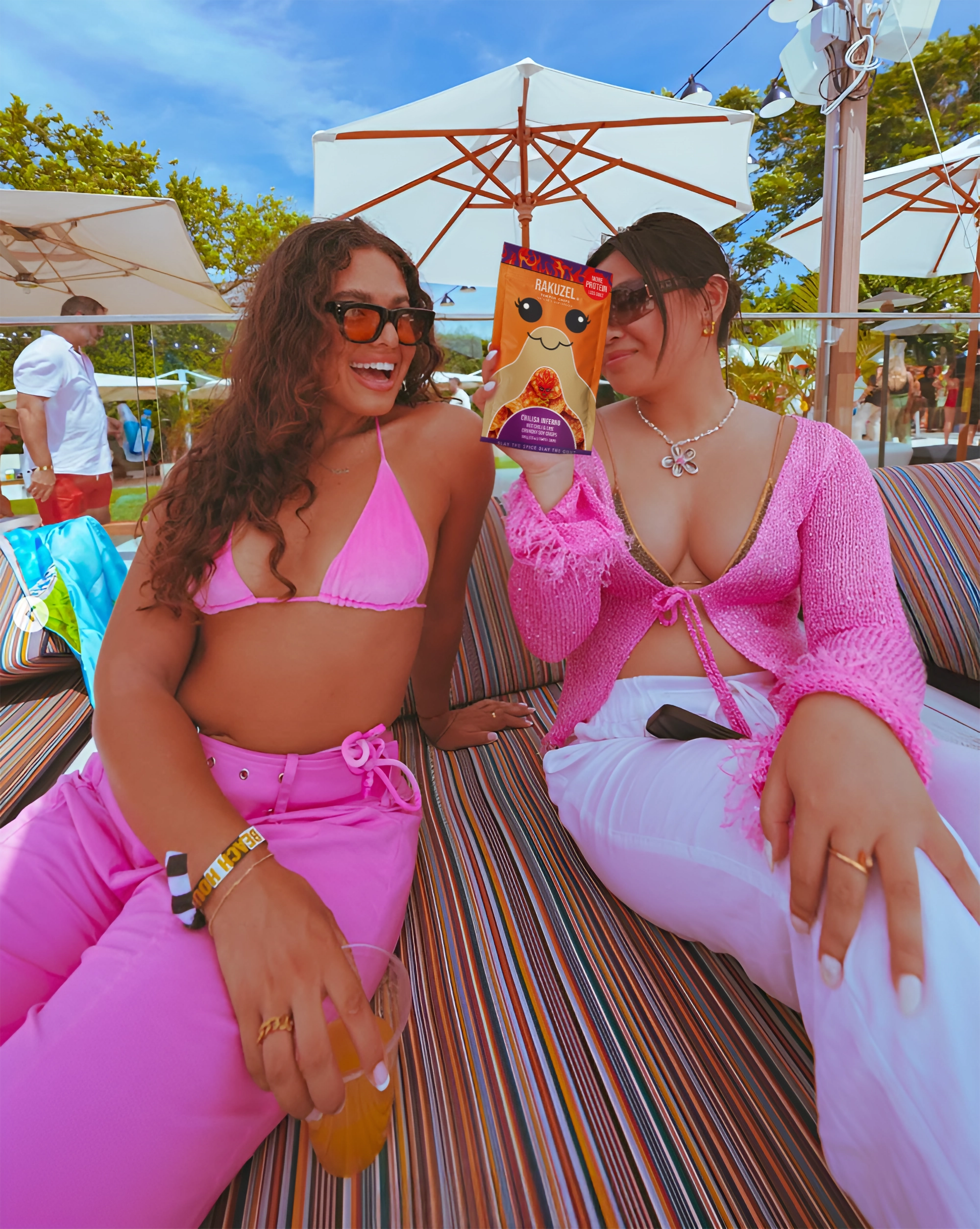 Friends with Rakuzel at the beach